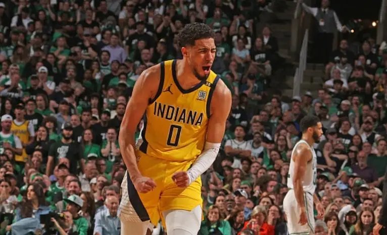 包含步行者客场逆转凯尔特人，霍勒迪砍下全队最高分的词条