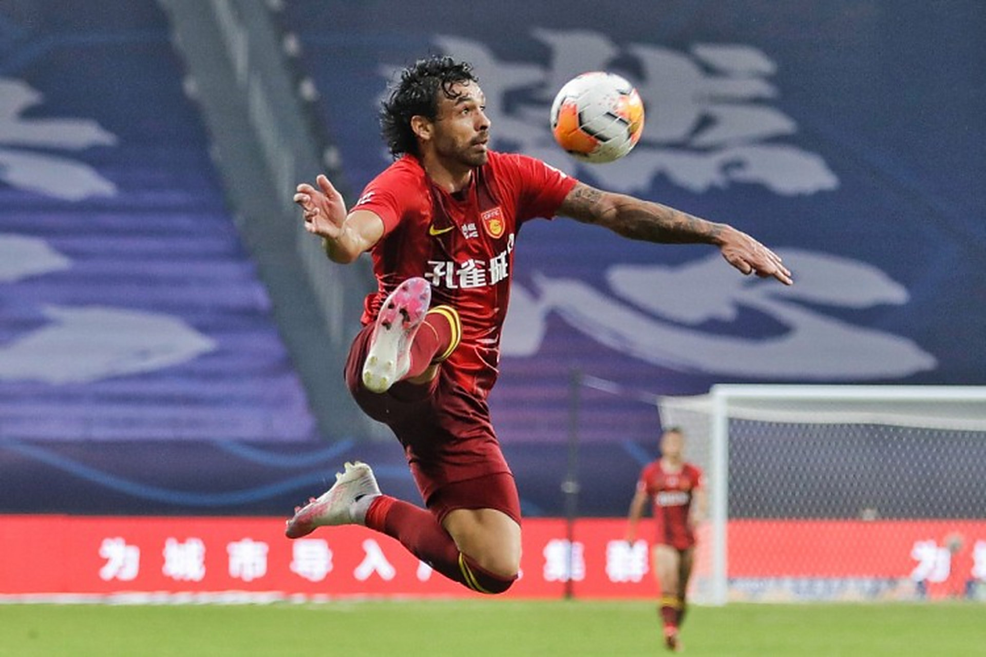 包含天津泰达客场惊险胜河北华夏幸福的词条