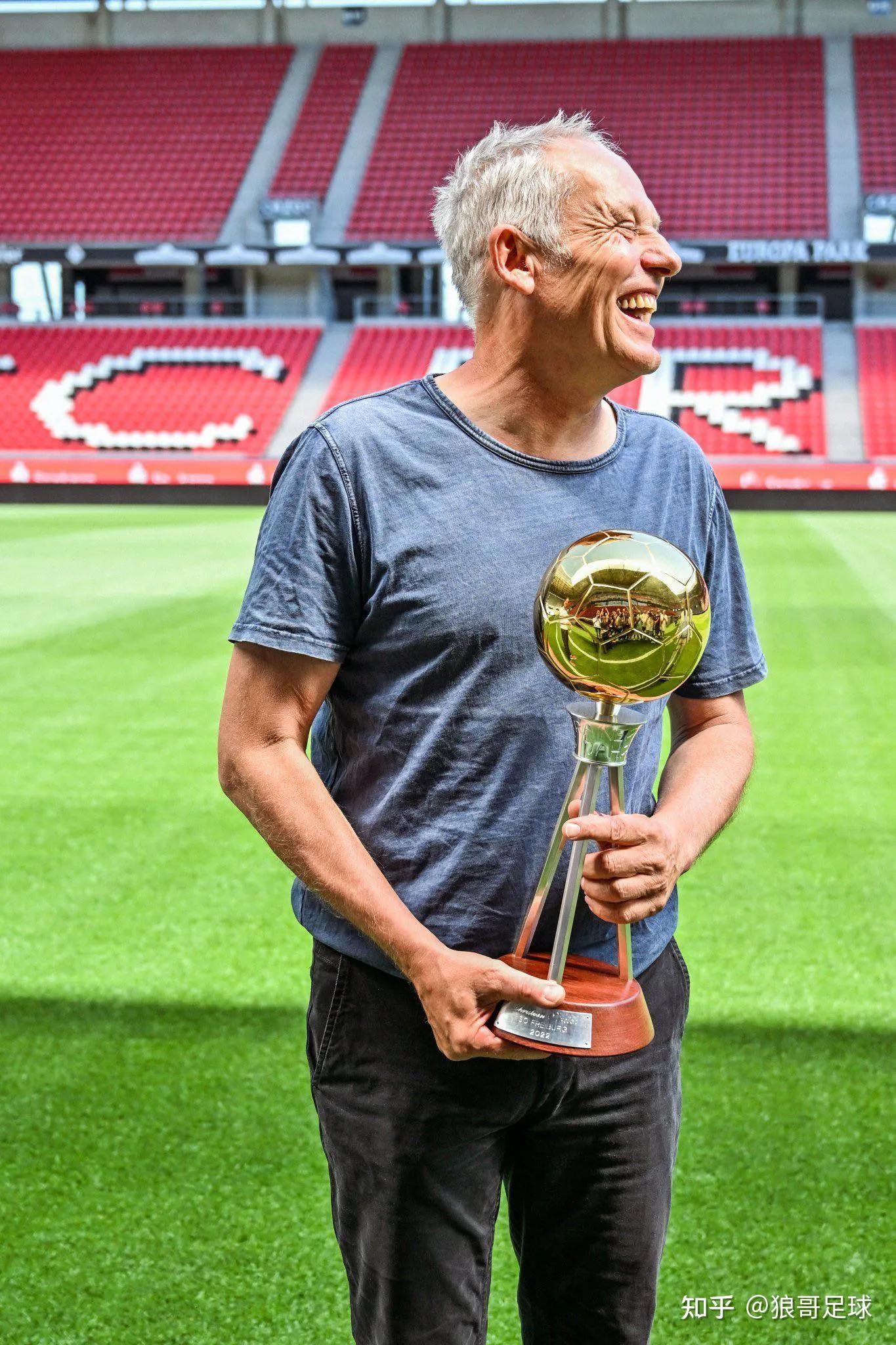 包含弗赖堡逆袭成功，锁定联赛前八位置的词条