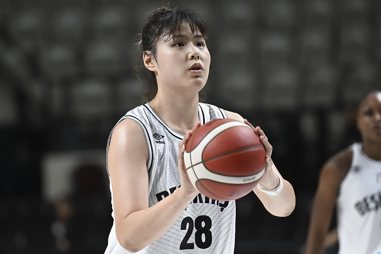 关于加拿大女篮表现出色，刷新了自己的最佳战绩的信息