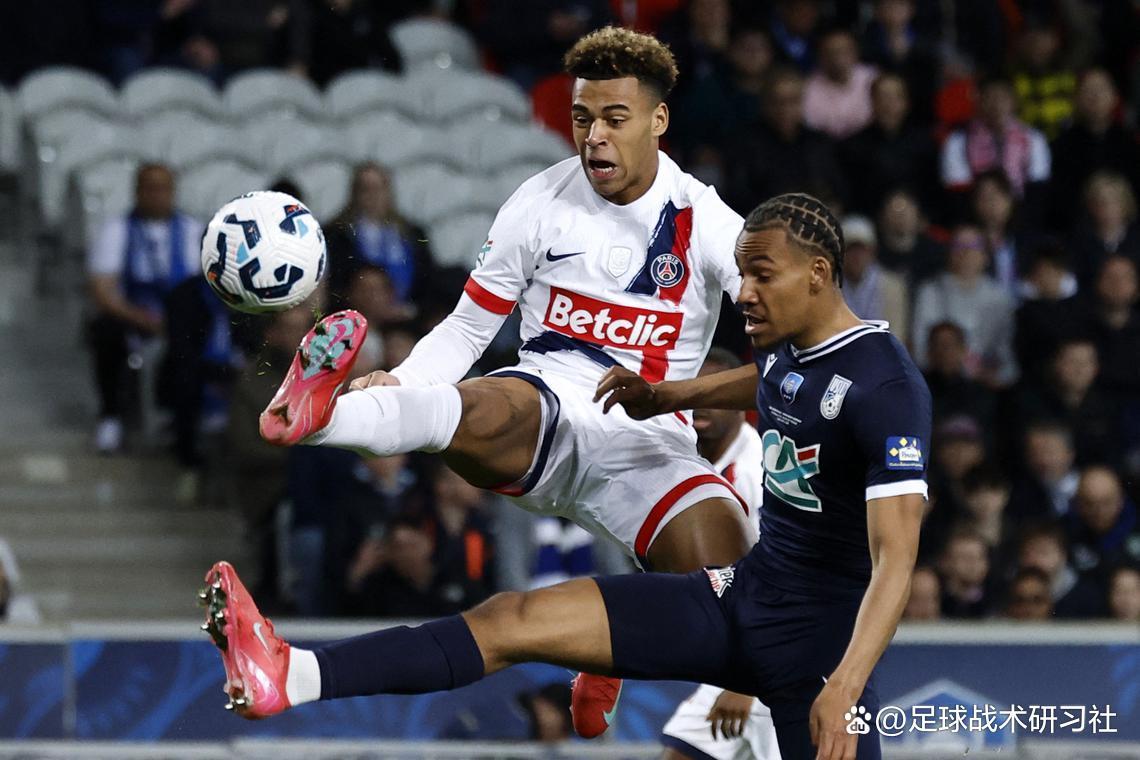 法国足球联赛巴黎圣日耳曼主场告捷
