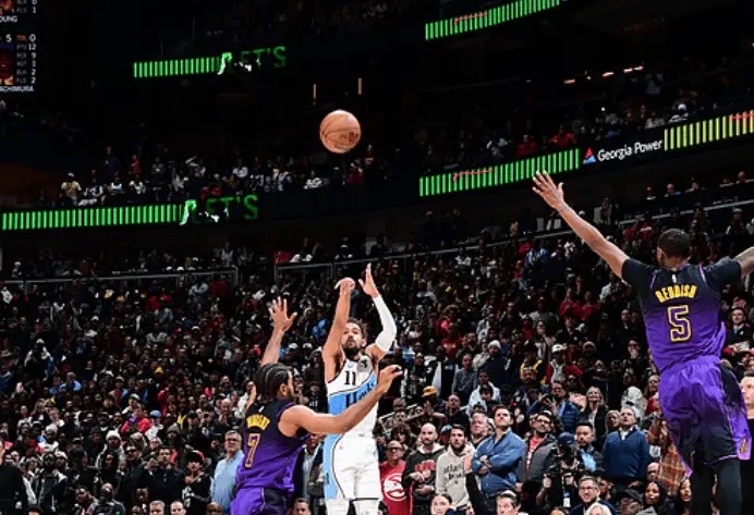 爱游戏网站入口-火箭将在下一场比赛中迎战湖人，保罗状态回暖