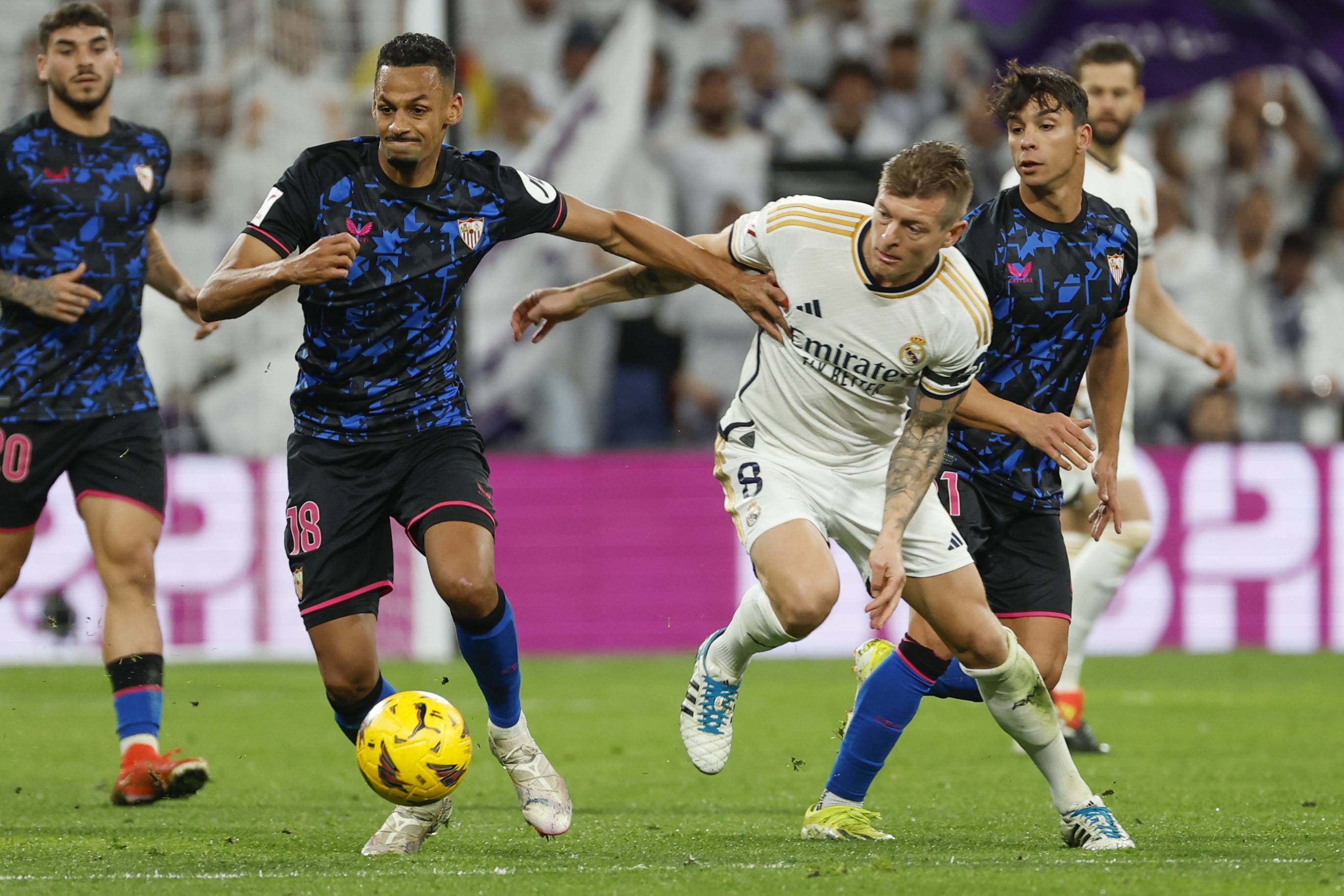 爱游戏官网登录网址-包含塞尔维亚队客场全面失利，遭遇挫败的词条