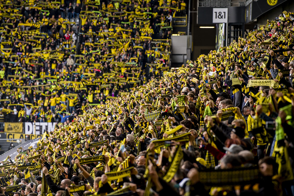 关于多特蒙德客场遭遇惨败，争冠前景蒙上阴影的信息