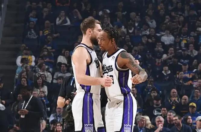 勇士击败国王，取得四连胜