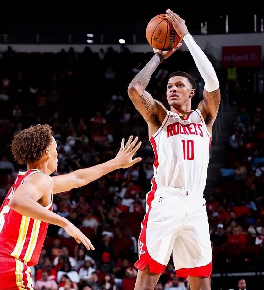 火箭客场险胜老鹰，威少再次砍下三双