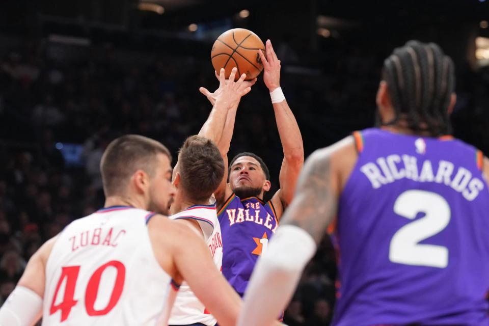 关于篮球明星与队友矛盾激化，教练组面临难题的信息