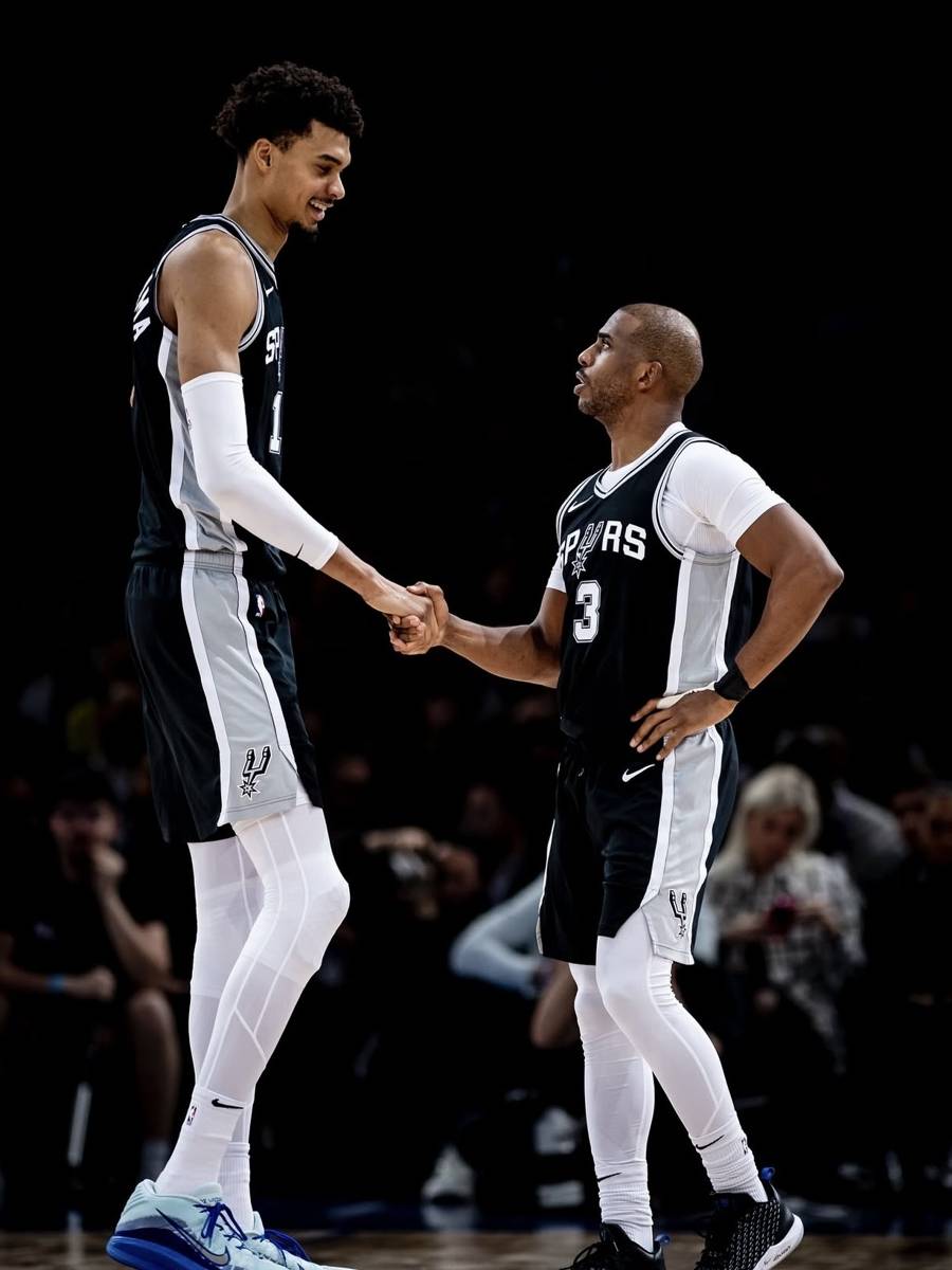 快船战胜马刺保罗率队逆转