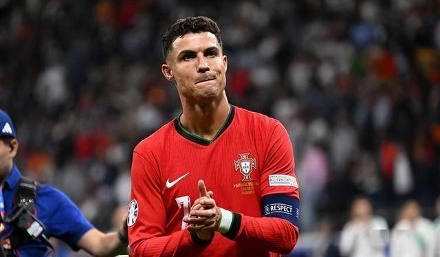 葡萄牙巨星重返球场，成为队伍支柱