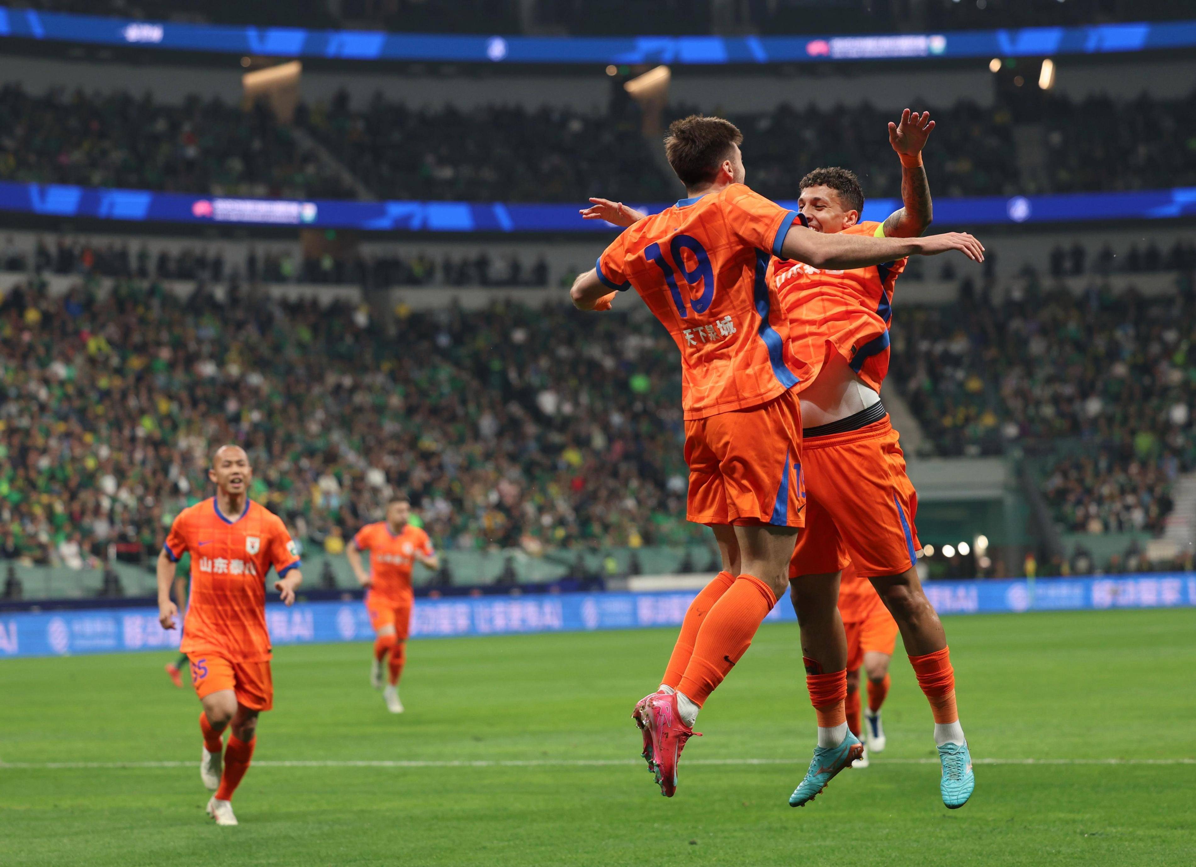 中超联赛场上风云突变,球队战绩起起伏伏的简单介绍 中超联赛场上风云突变,球队战绩起起伏伏的简单介绍