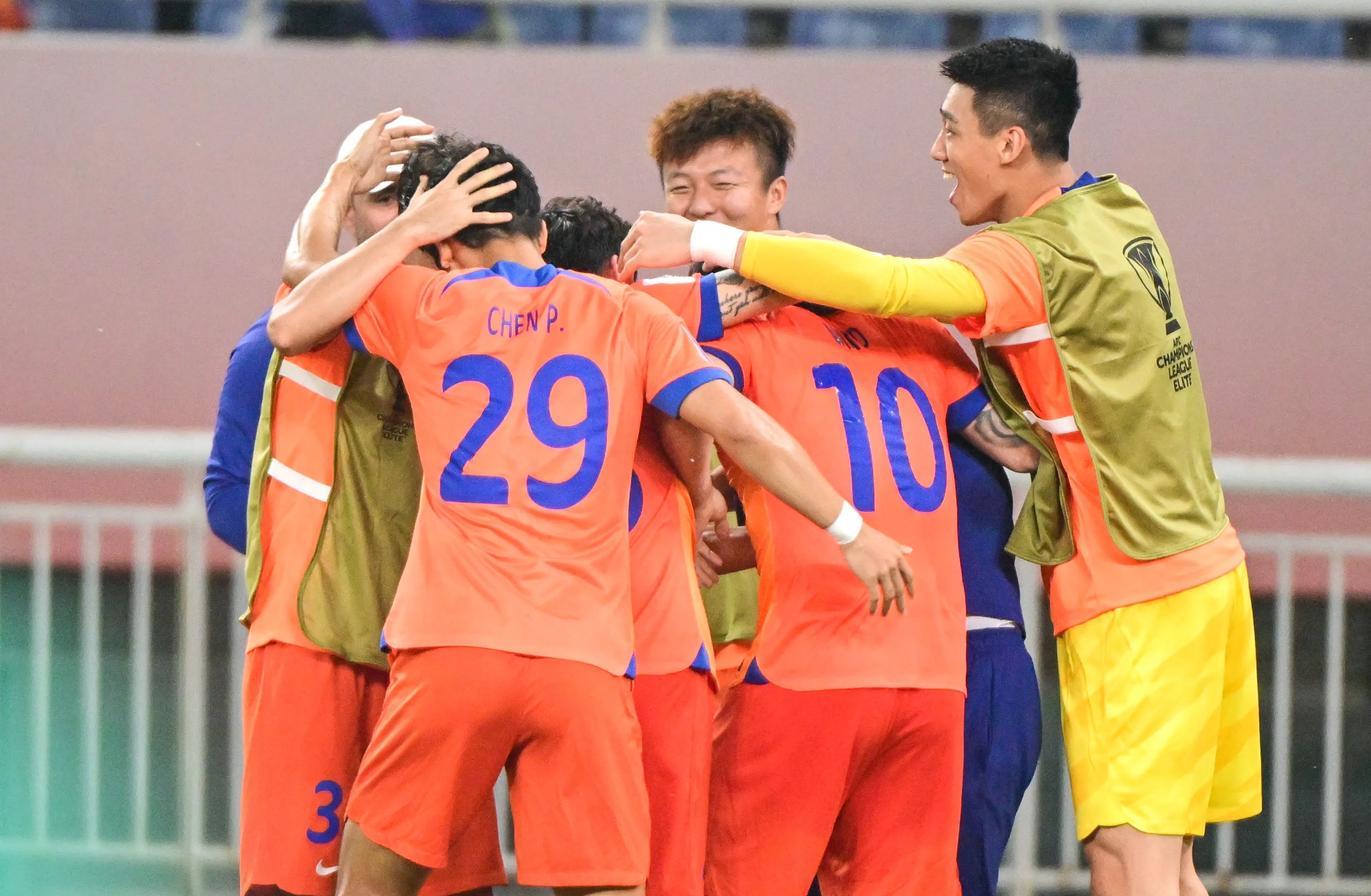 中超联赛场上风云突变,球队战绩起起伏伏的简单介绍 中超联赛场上风云突变,球队战绩起起伏伏的简单介绍