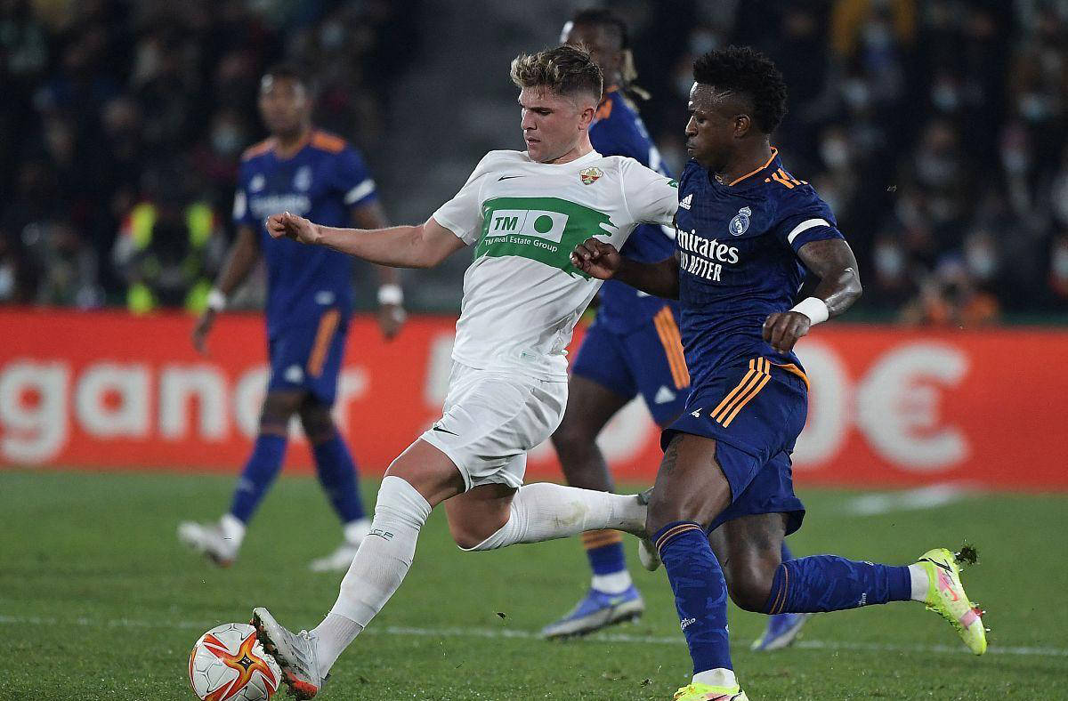 雷恩客场不敌对手，遭遇失利